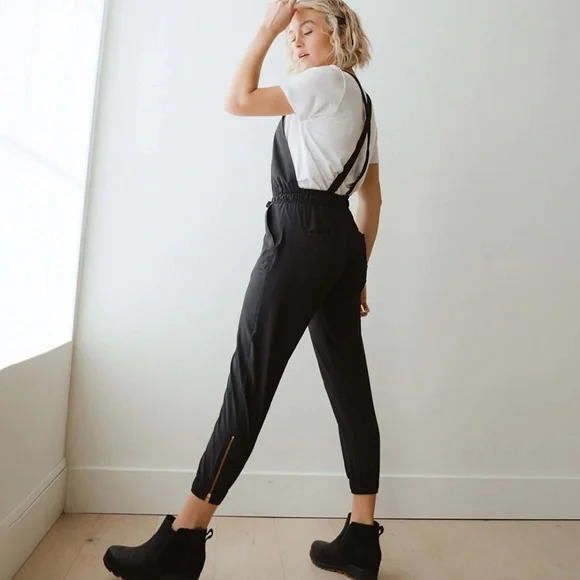 NWOT Albion Fit Black Classic Overall Jumpsuit - Picture 2 of 15